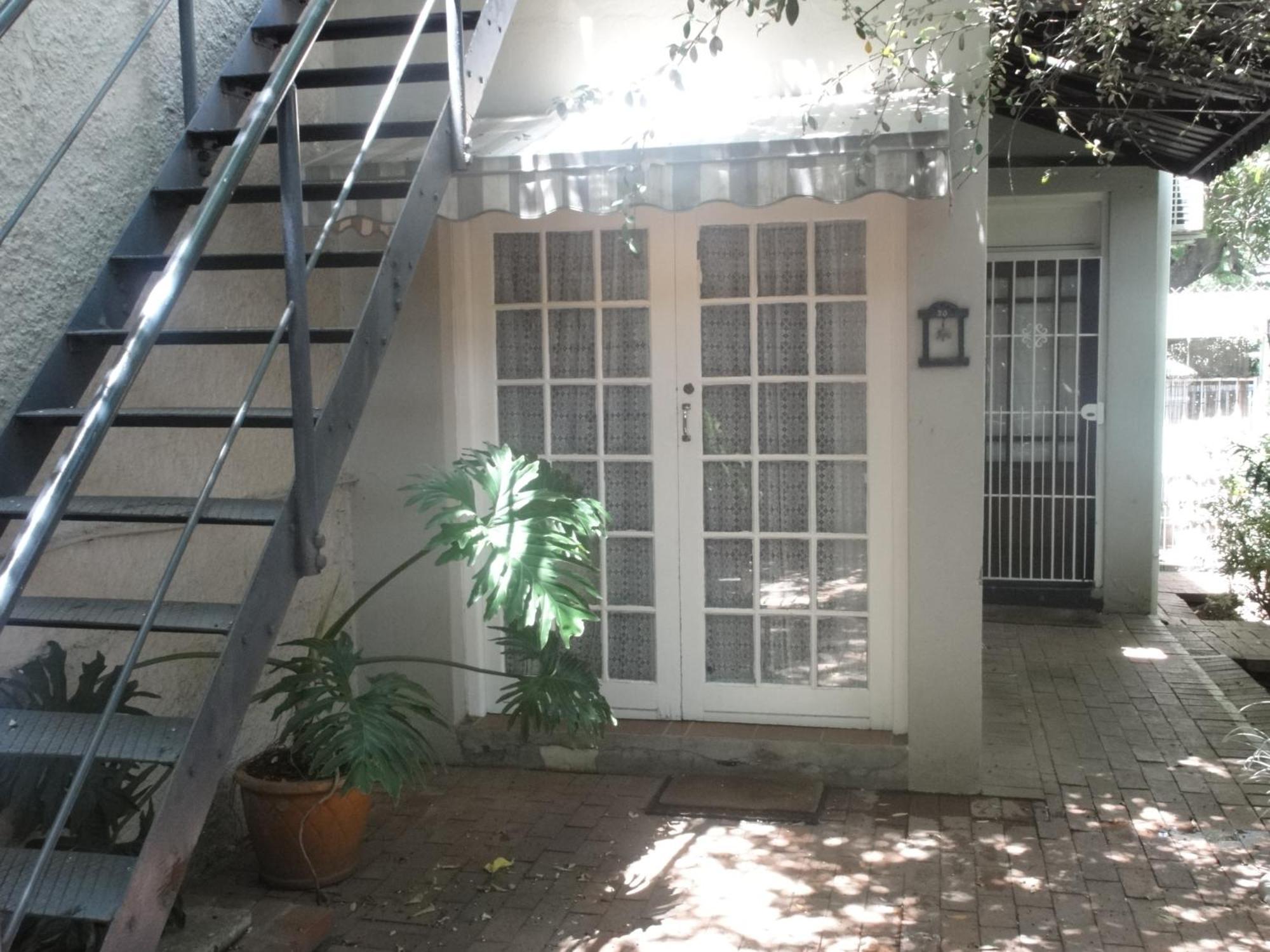 Melville Turret Guesthouse Johannesburg Exterior photo