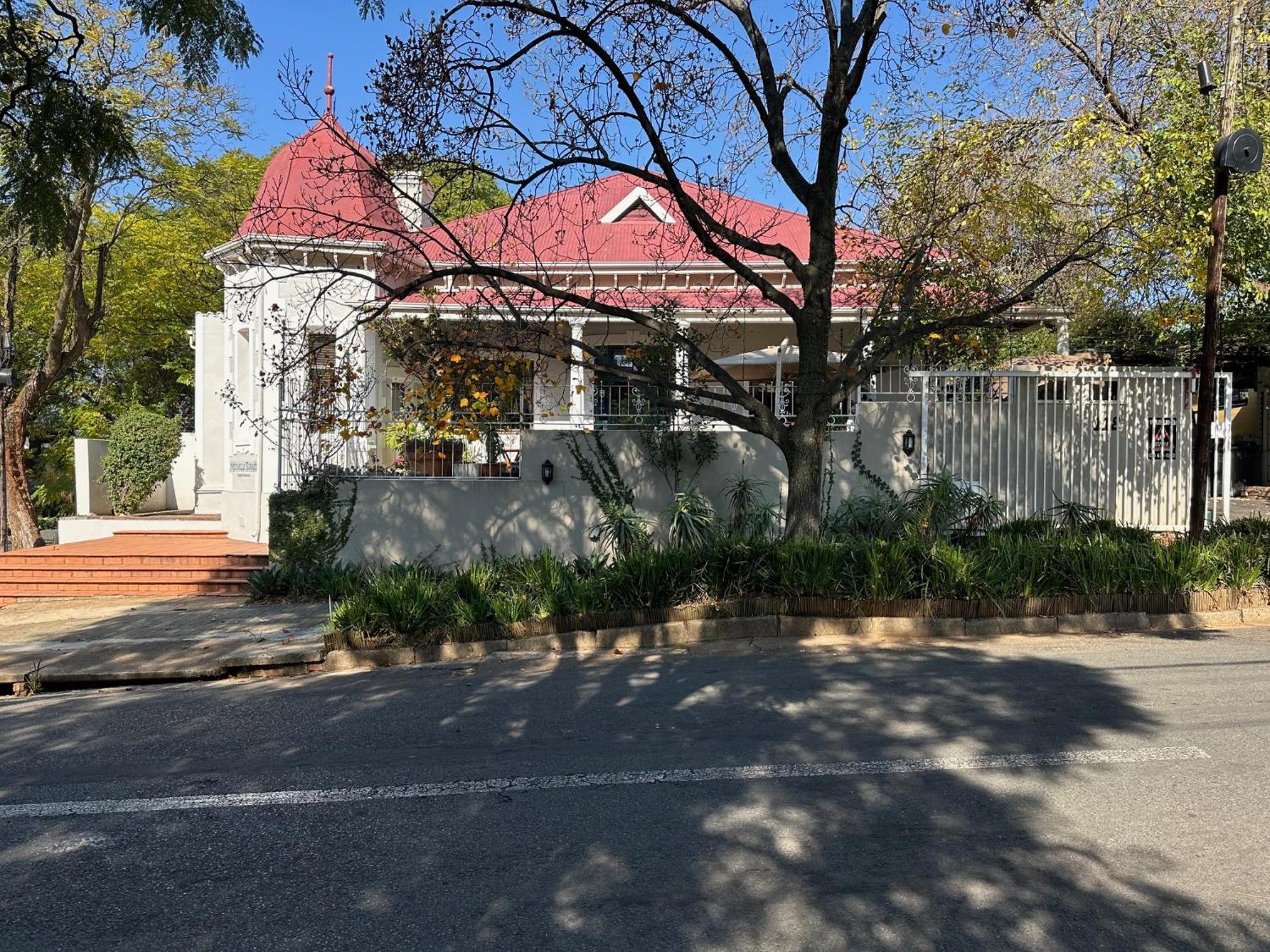 Melville Turret Guesthouse Johannesburg Exterior photo